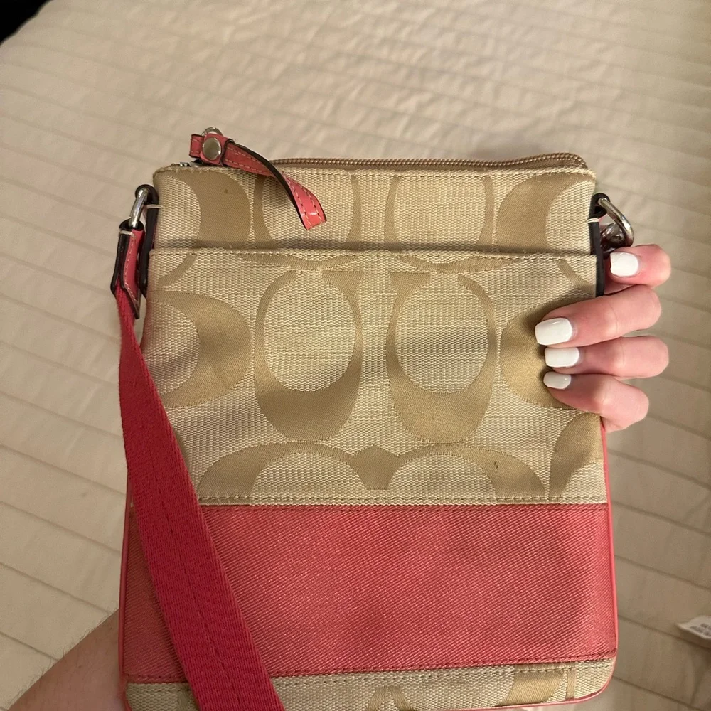 Coach Green and Pink Crossbody Bags Signature Collection - Picture 3 of 15